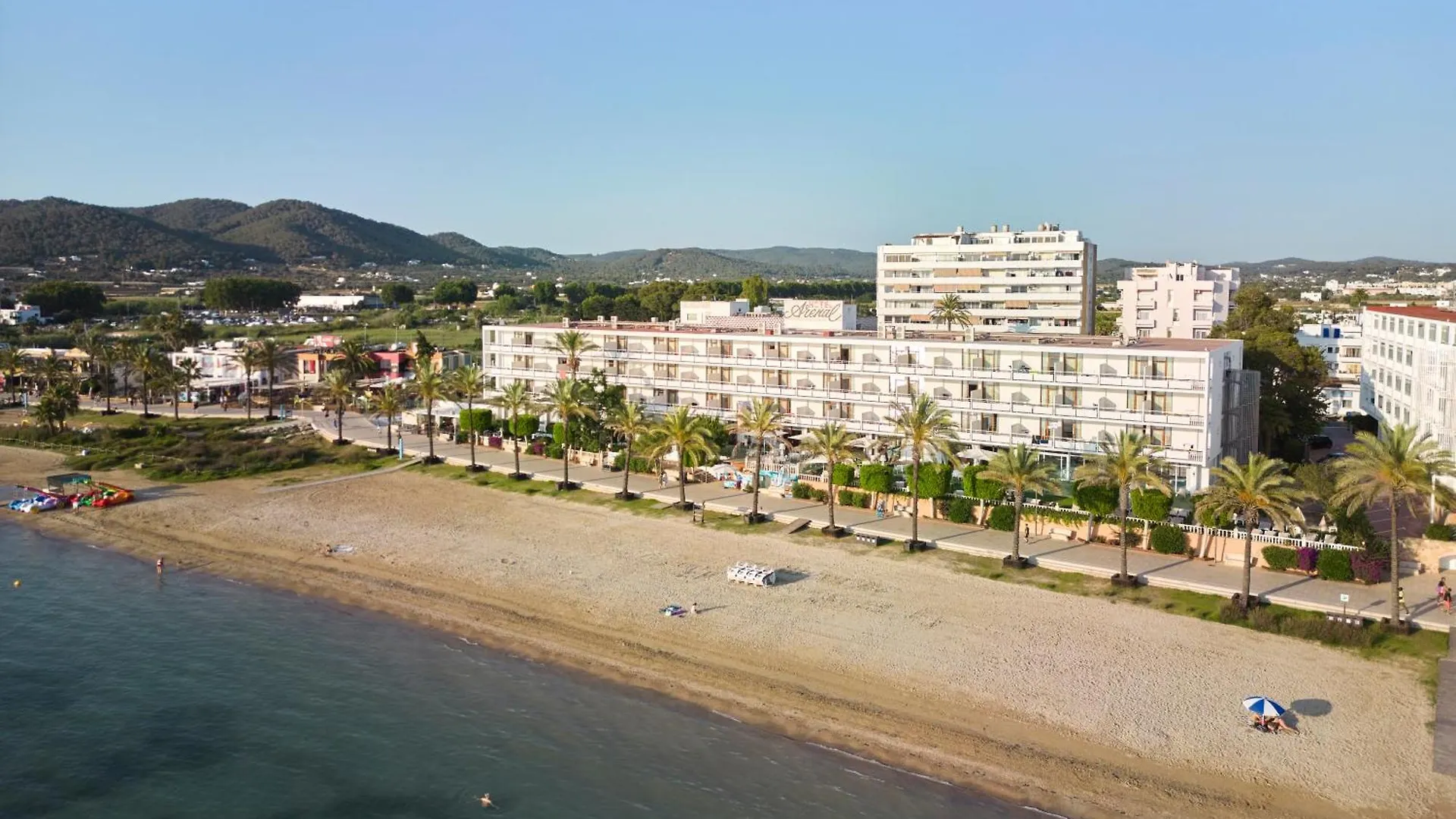 Hotel Arenal contacts